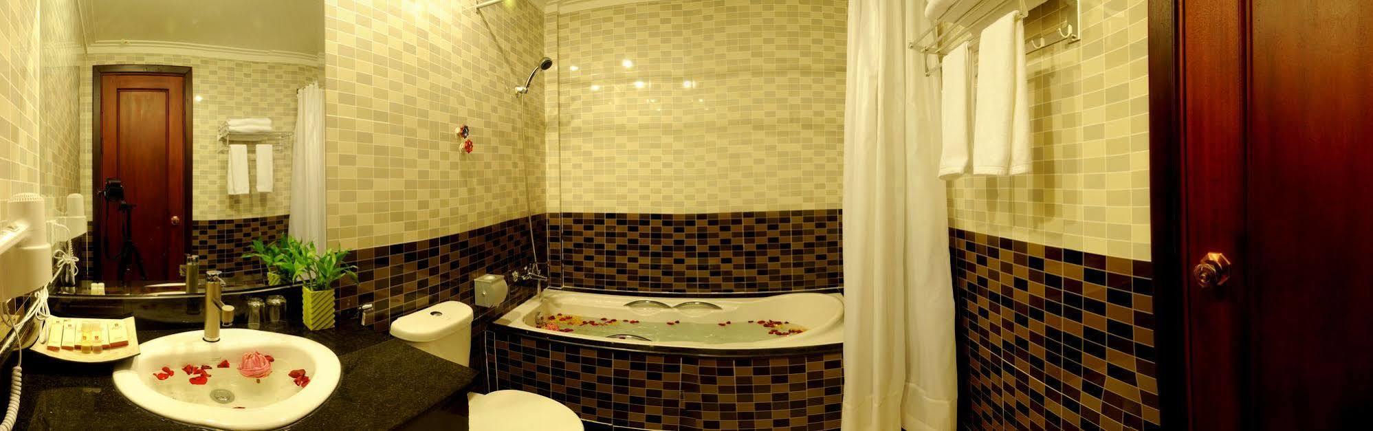 V N E Hotel Phnom Penh Zewnętrze zdjęcie