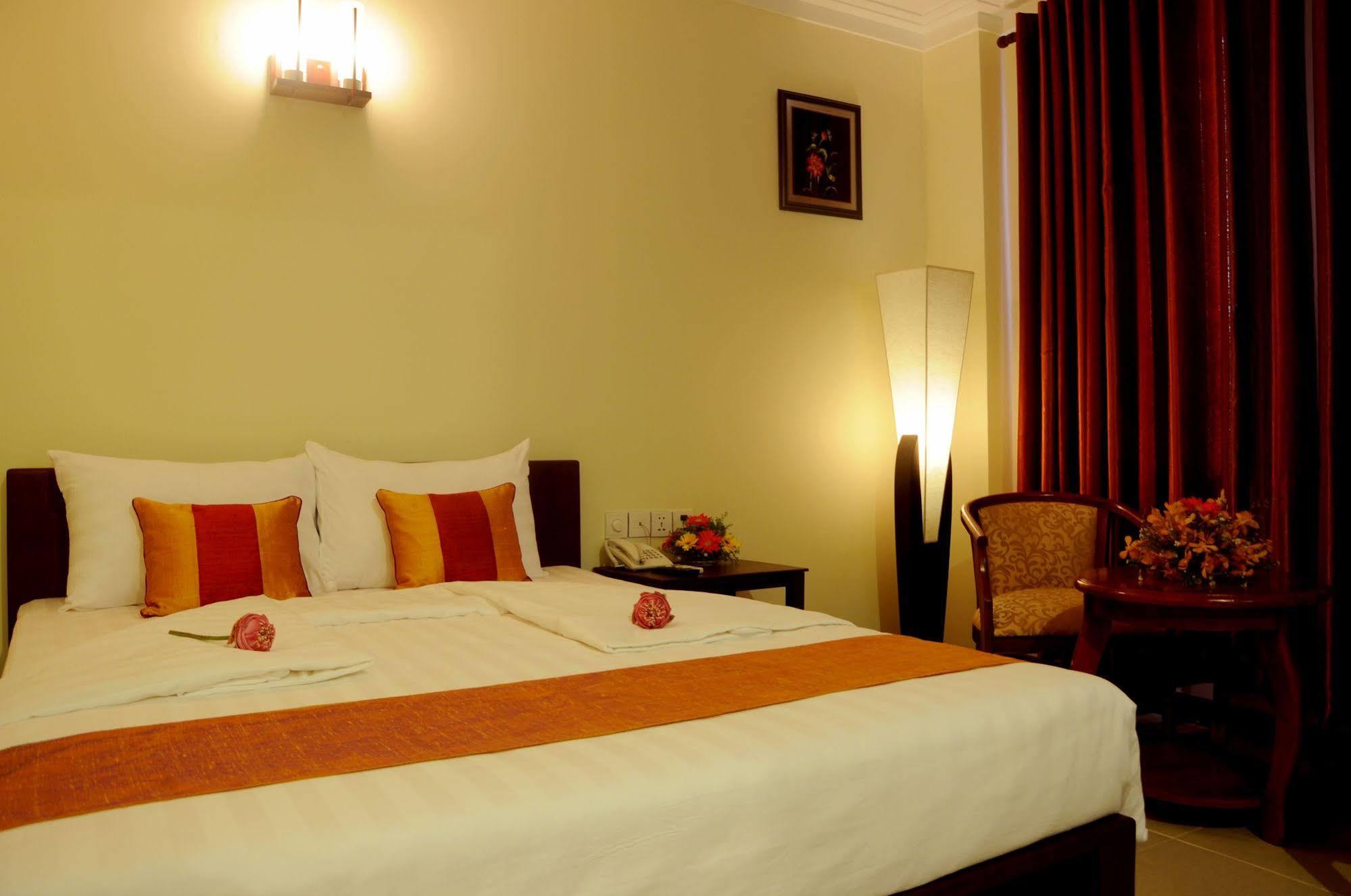 V N E Hotel Phnom Penh Zewnętrze zdjęcie