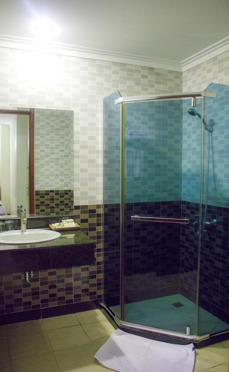 V N E Hotel Phnom Penh Zewnętrze zdjęcie